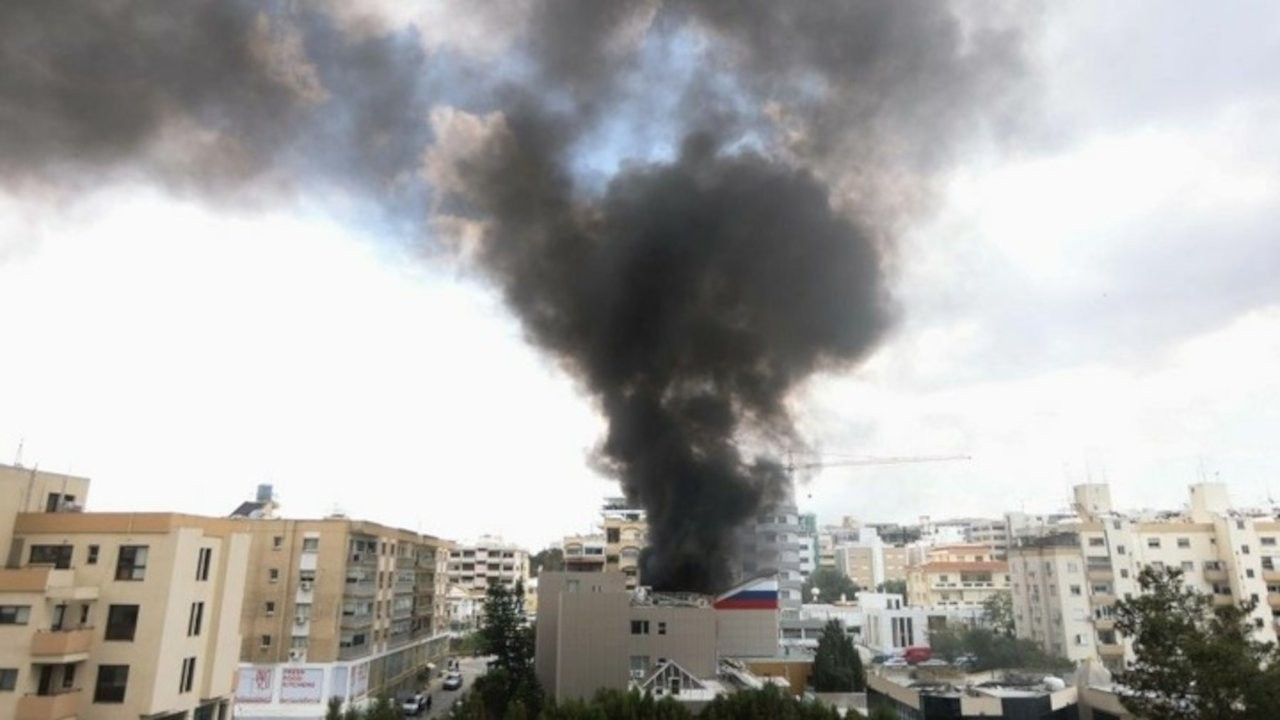 Lefkoşa'daki Rus Kültür Merkezi'de yangın: Patlama sesi duyuldu