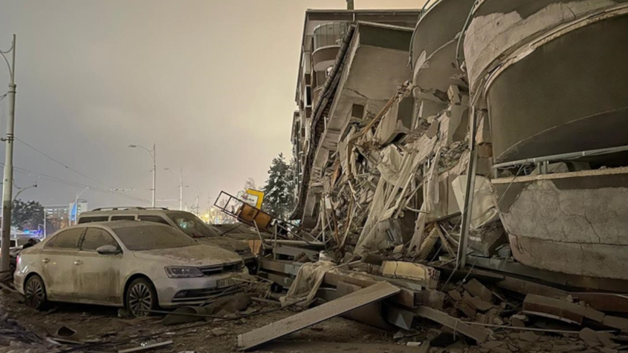 CHP Malatya İl Başkanlığı depremzedeleri sandıklara ücretsiz taşıyacak