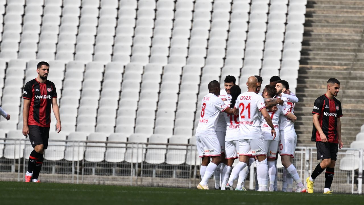 Antalyaspor, İstanbul'dan 3 puanla dönüyor