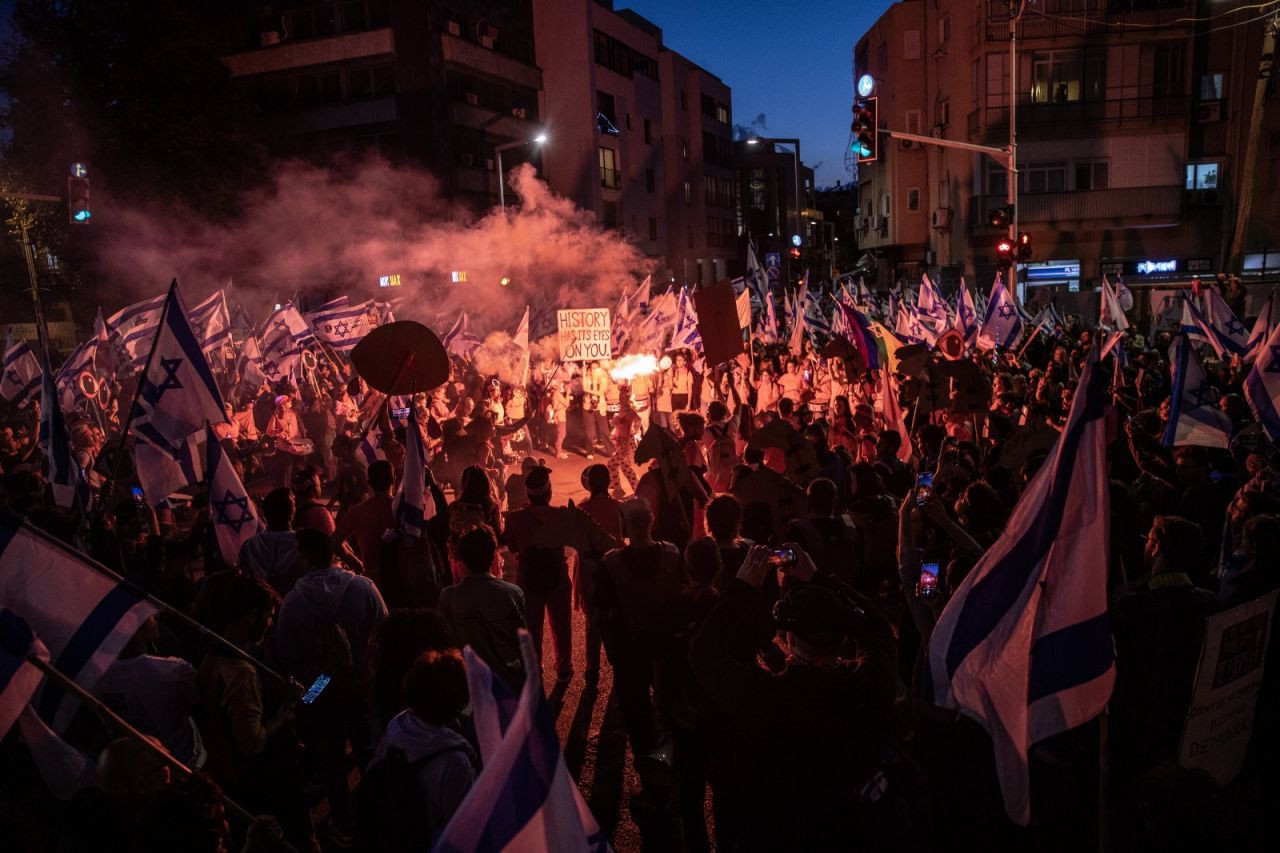 İsrail'de 200 bin protestocu sokakta: 'Tarihin gözü üzerinizde' - Sayfa 2
