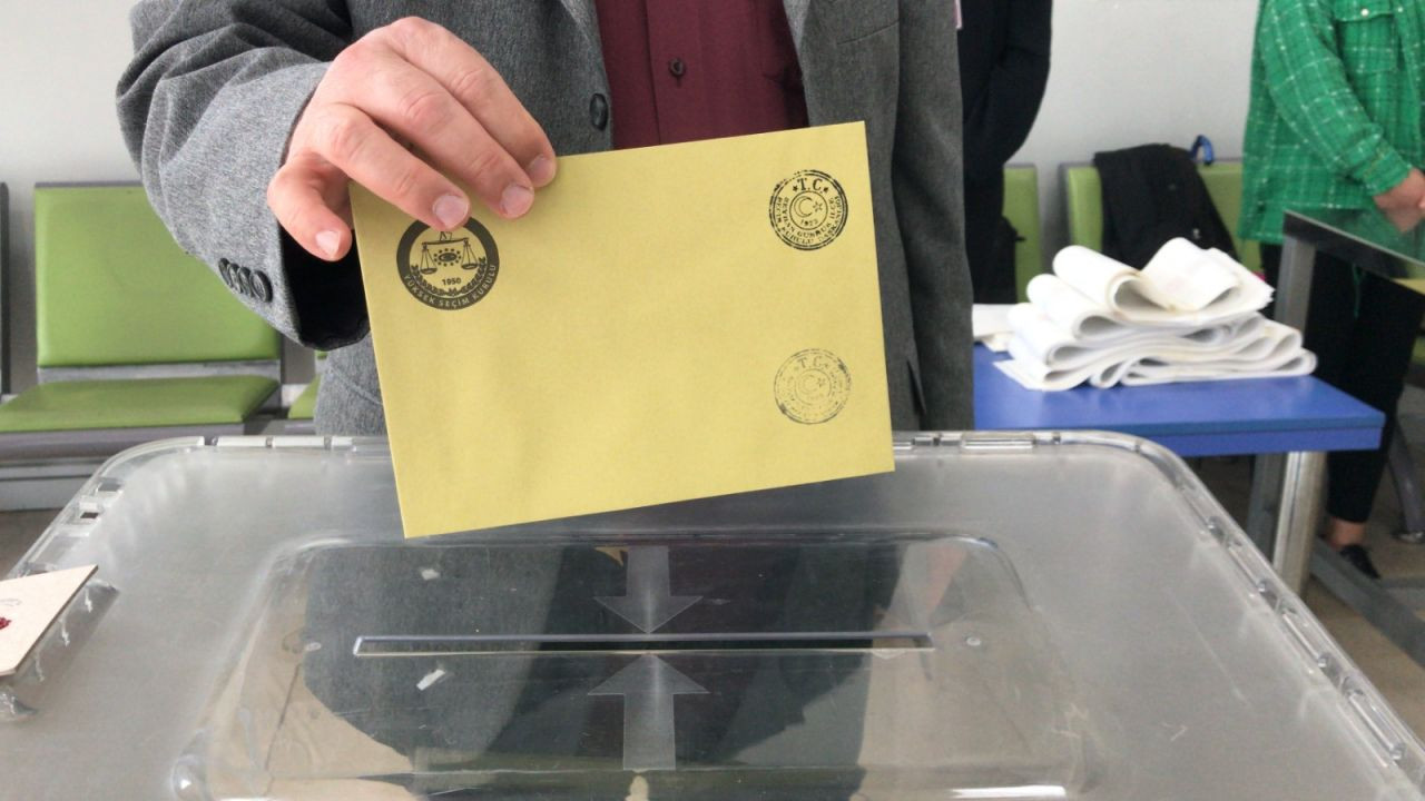 Son seçim anketi: Kılıçdaroğlu ile Erdoğan arasındaki fark 8,4 puan - Sayfa 4