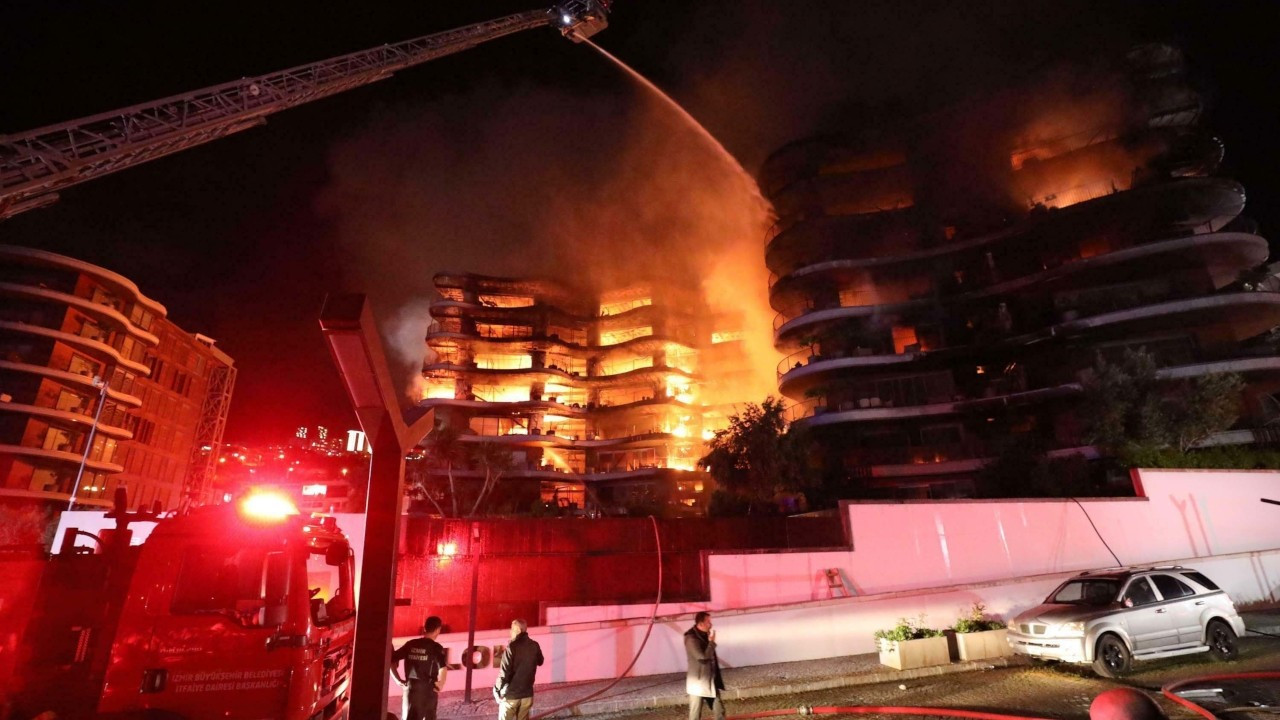 İzmir'deki site yangınında kundaklama ihtimali araştırılıyor