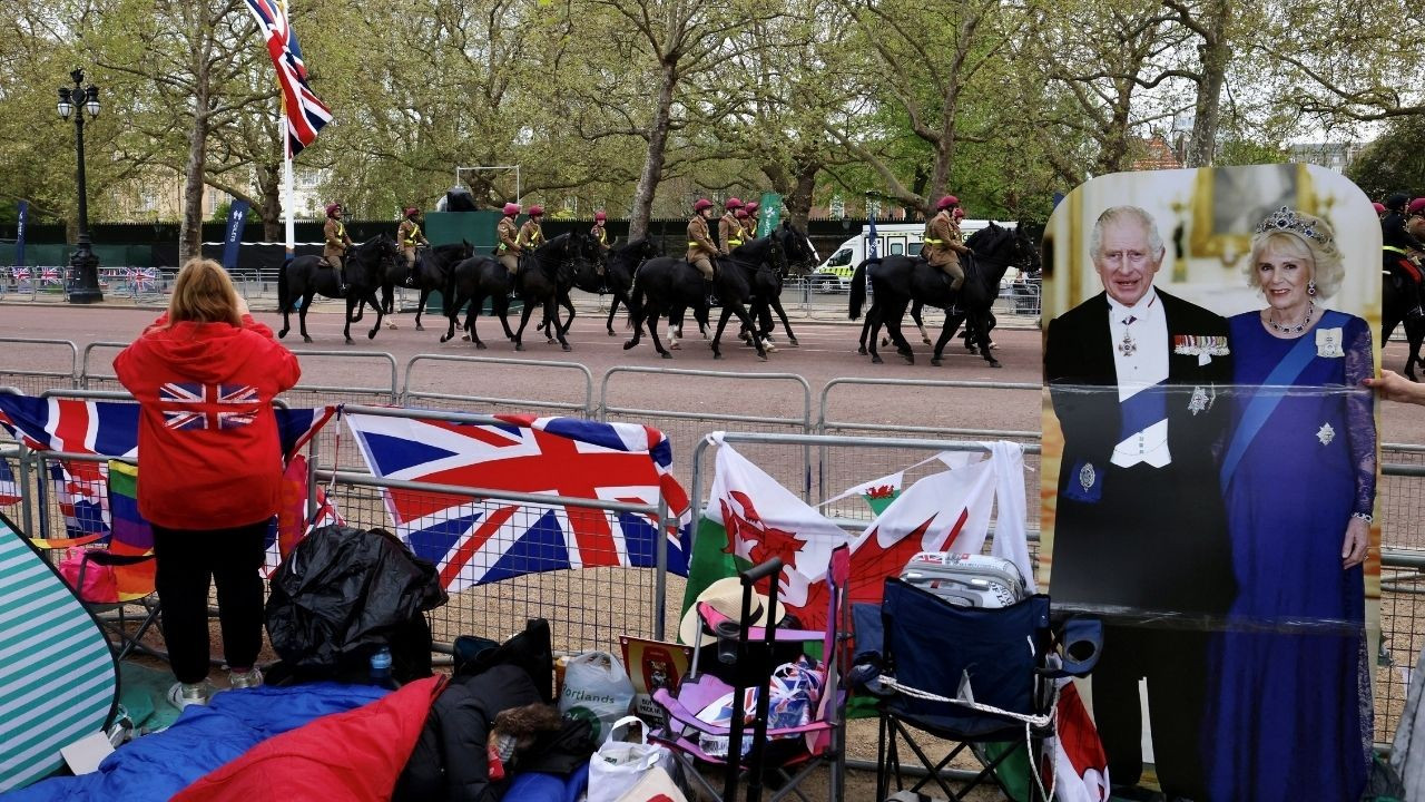 İngiltere, Charles'ın taç giyme törenine hazırlanıyor: Rota belli oldu