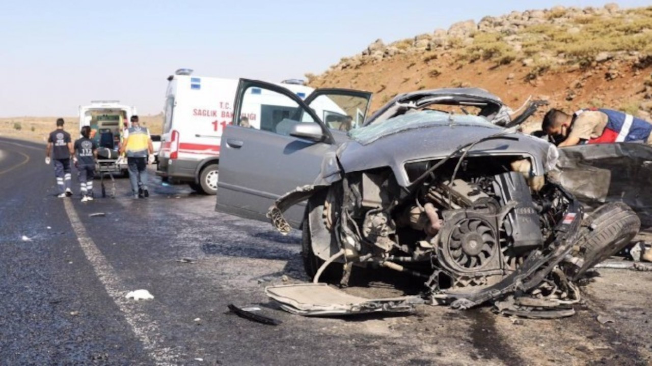 Diyarbakır'da trafik kazası: 2 ölü