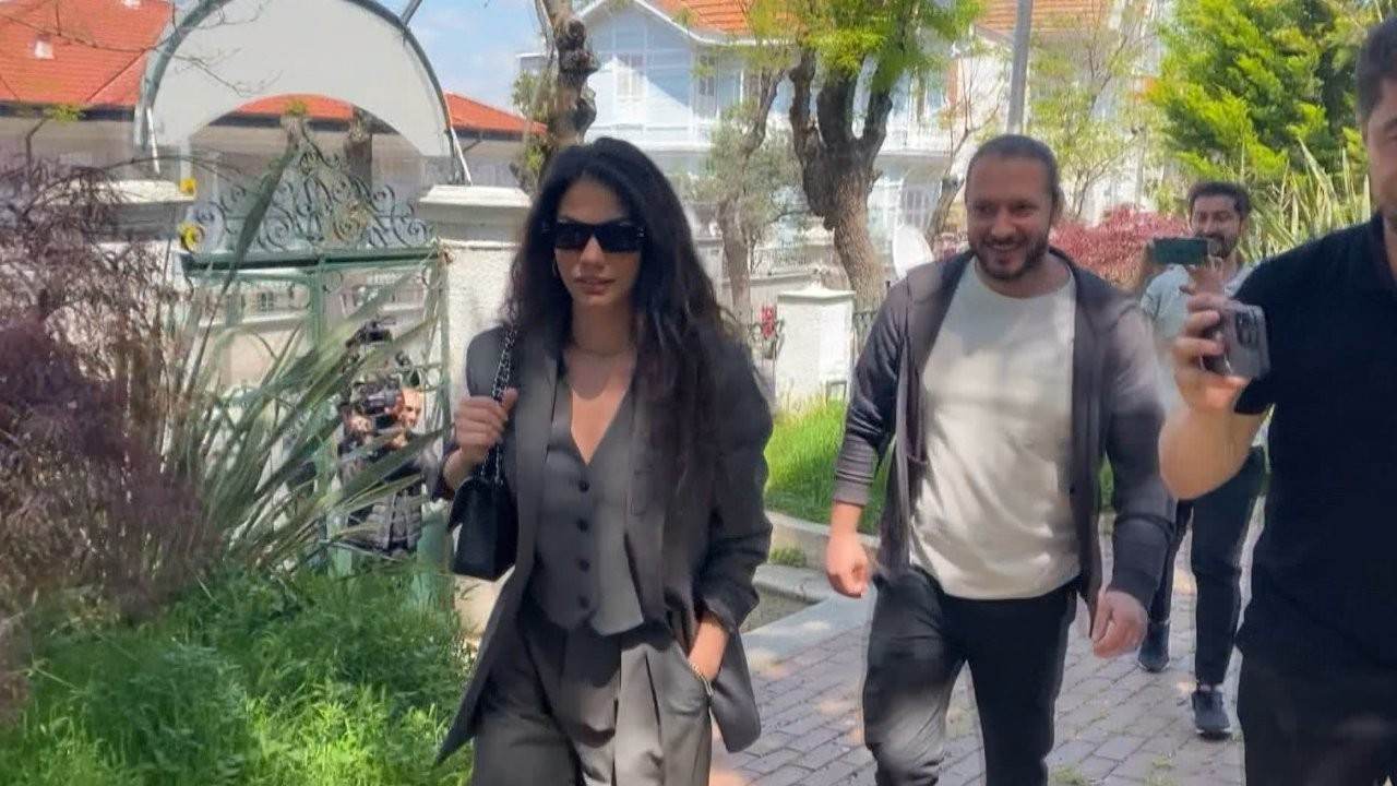 Şarkıcı Oğuzhan Koç ve oyuncu Demet Özdemir boşandı