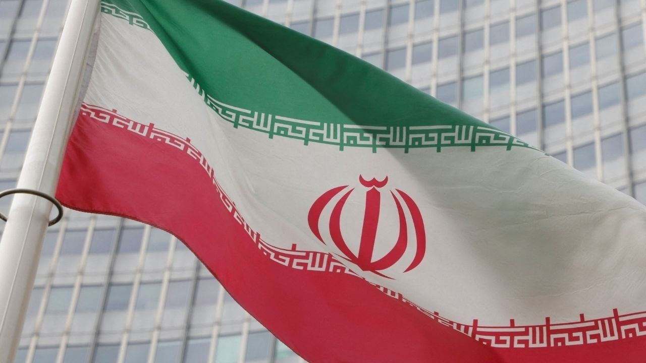 İran, iki kişiyi idam etti