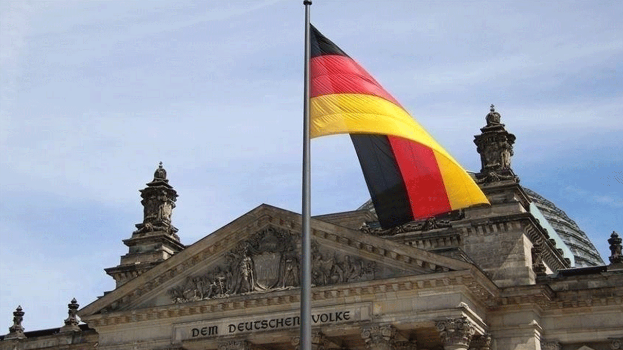Almanya'da seçim anketi: Aşırı sağcı AfD ikinci sırada
