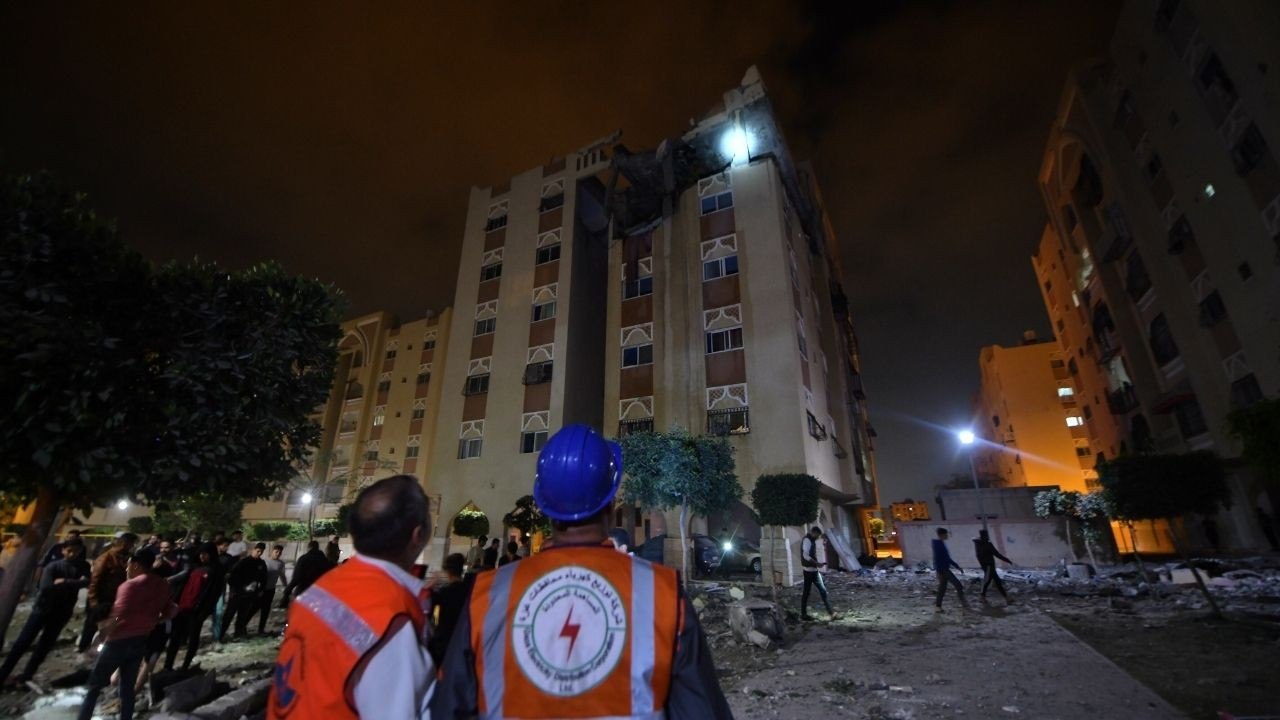 İsrail'den Gazze'de bir apartmana hava saldırısı: 3 ölü