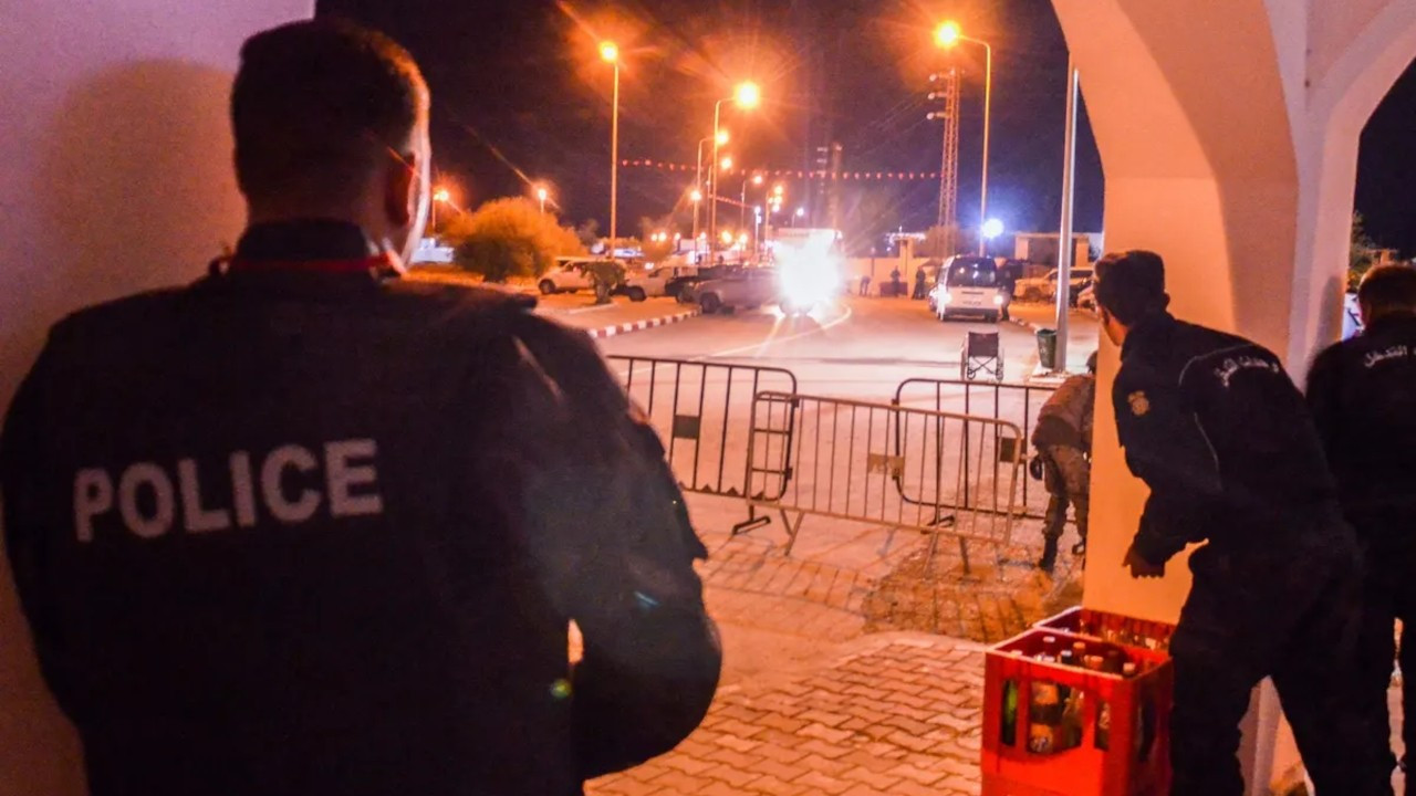 Tunus'un Cerbe Adası'ndaki saldırının faili polis çıktı