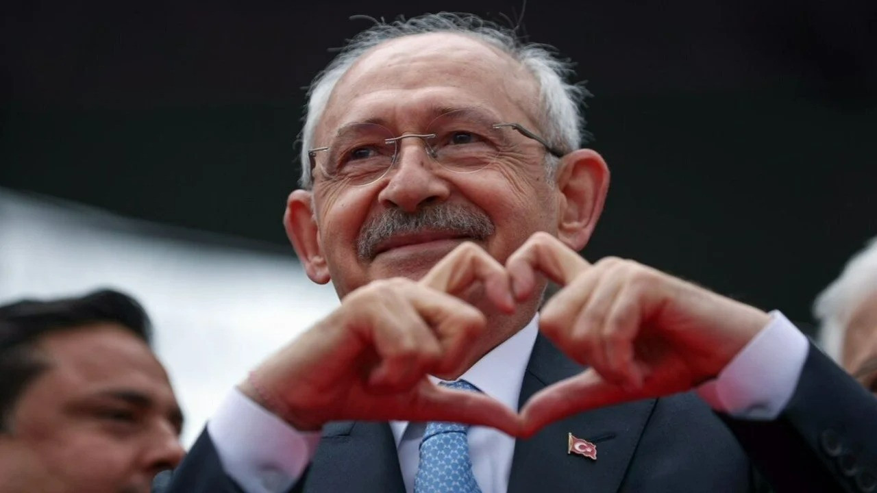 Ünlüler 'kalp' oldu: Kılıçdaroğlu'na desteklerini açıkladılar