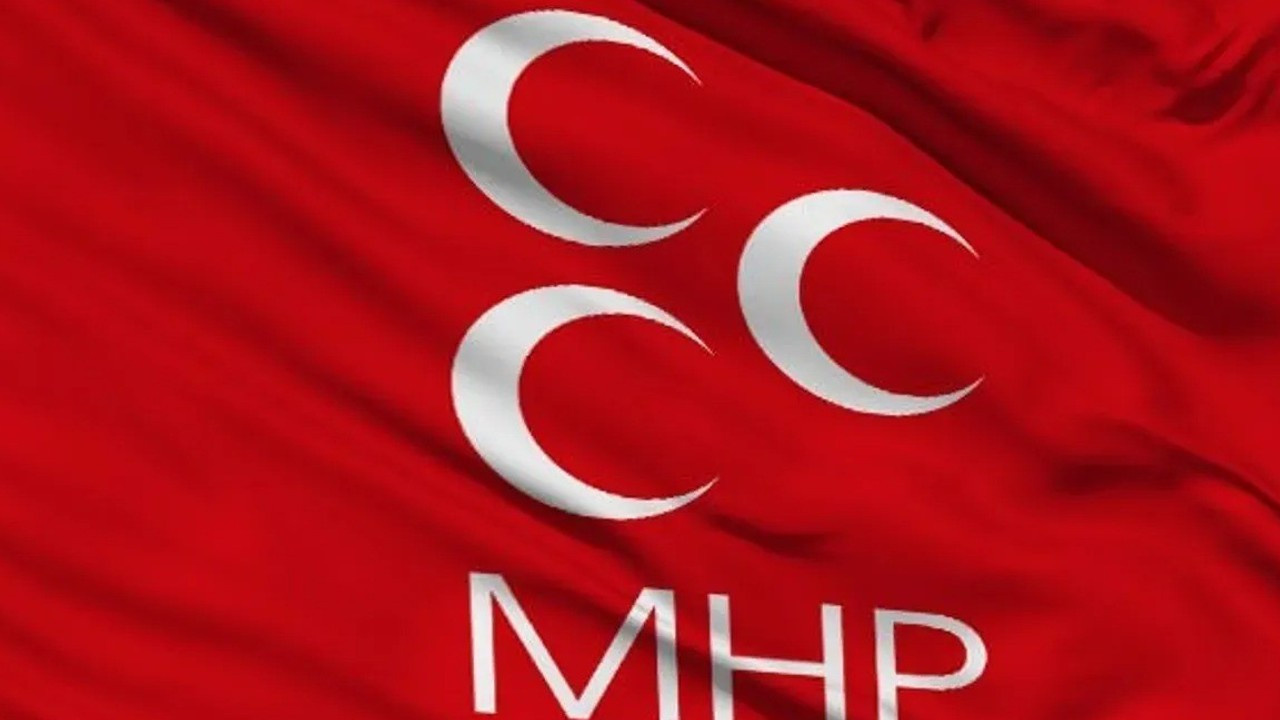 MHP seçim aracı zincirleme kazaya karıştı