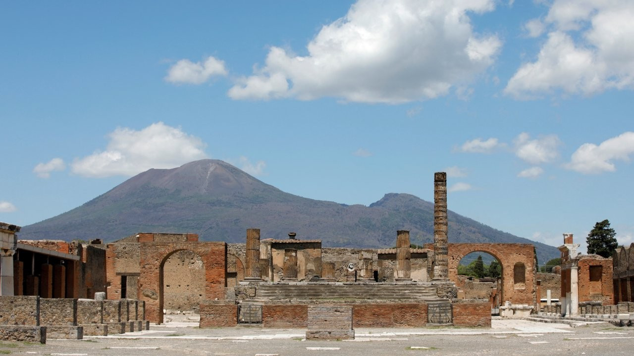 Antik Roma kenti Pompeii'de kuş kalıntıları bulundu