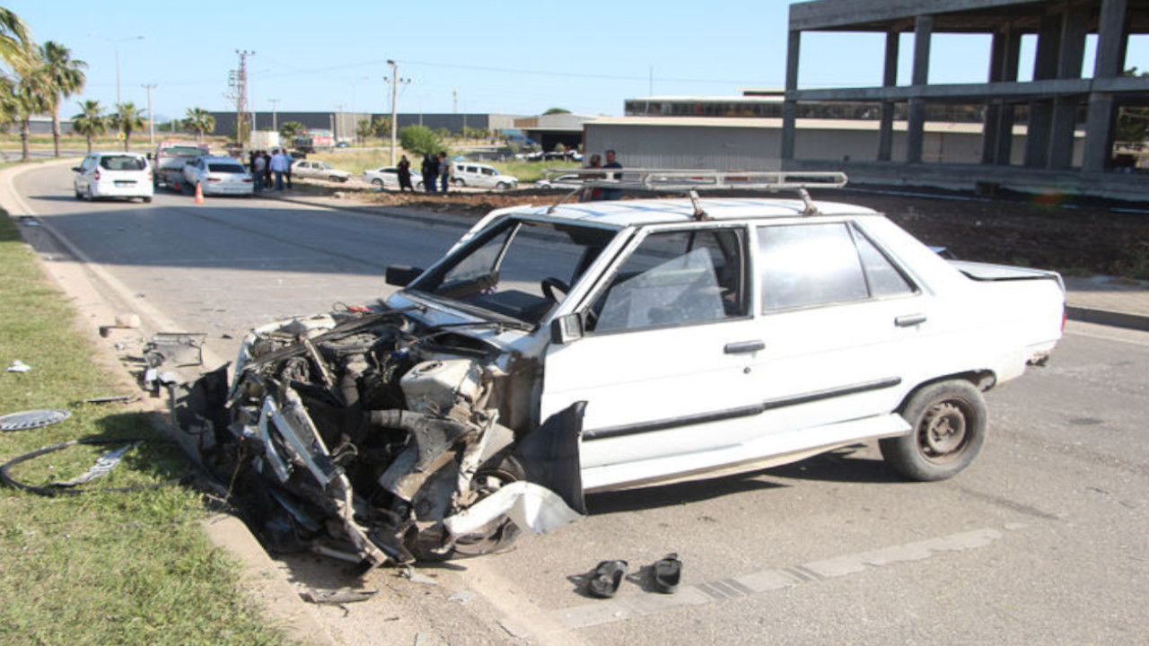 Adana'da kazaya sebep olan sürücüye saldırı: 2 yaralı