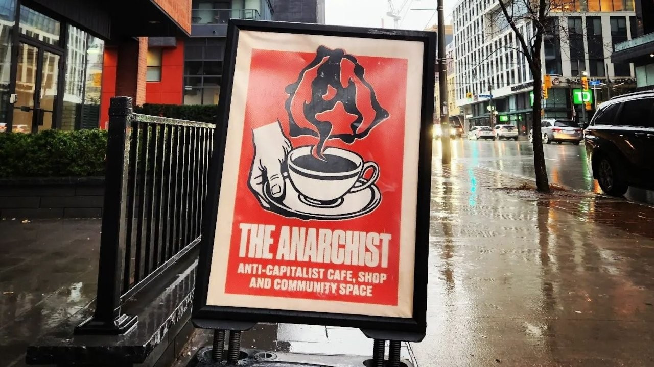 Antikapitalist kafe bir yılda battı