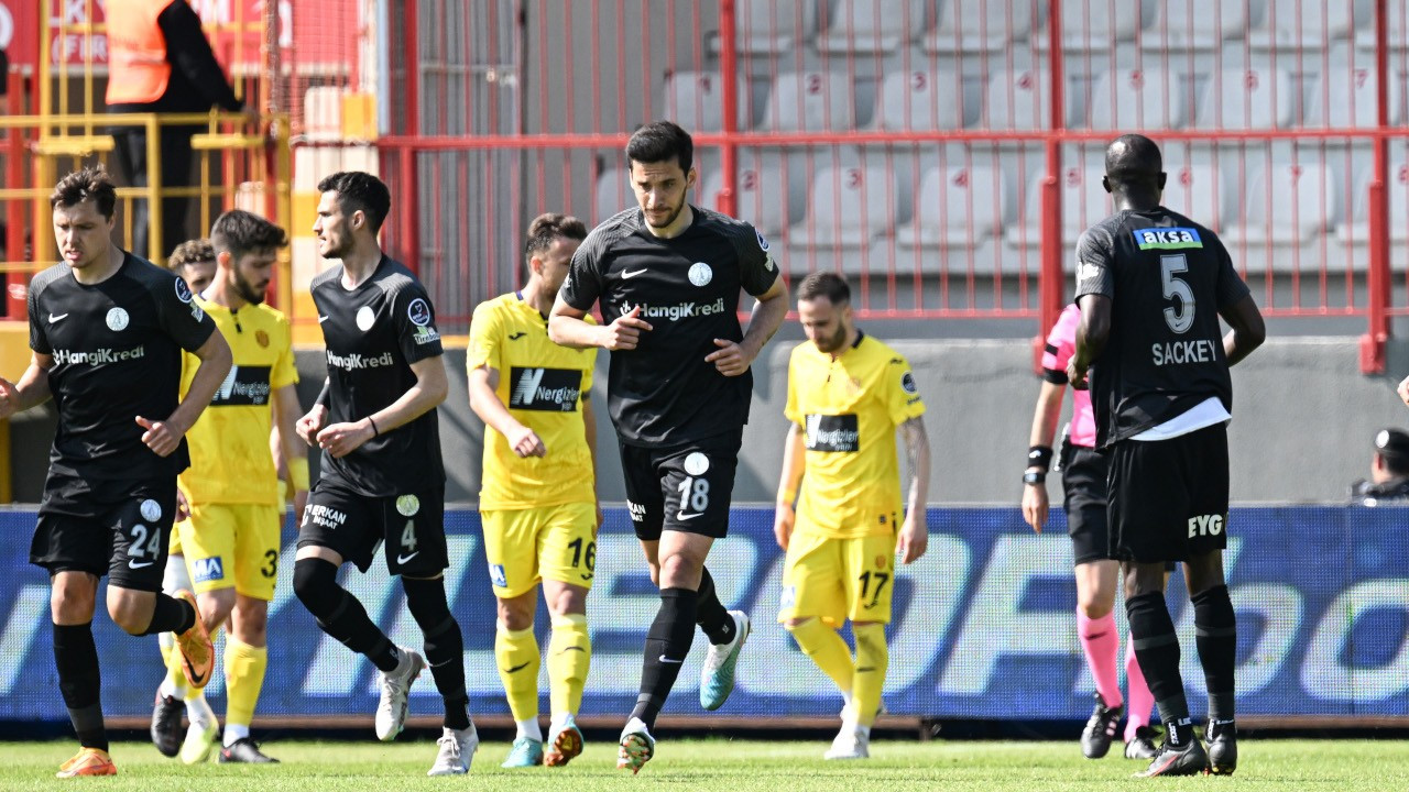 Süper Lig'de küme düşen ilk takım Ümraniyespor oldu