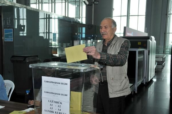 İstanbul Havalimanı'nda 2 günde 3 bini aşkın seçmen oy kullandı - Sayfa 4