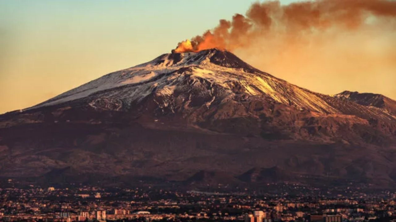 Etna Yanardağı'nın kül bulutları Türkiye'yi etkileyecek mi?