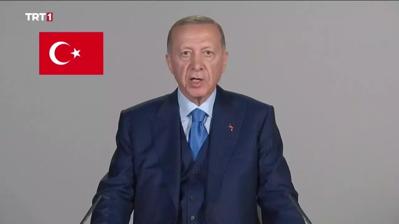 Erdoğan TRT'de: Sosyal medyada yalan söyleyenlerin tiyatrosu
