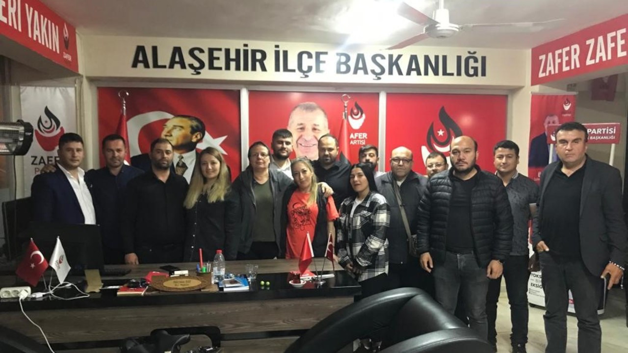 Manisa'da Zafer Partisi Alaşehir İlçe Teşkilatı istifa etti