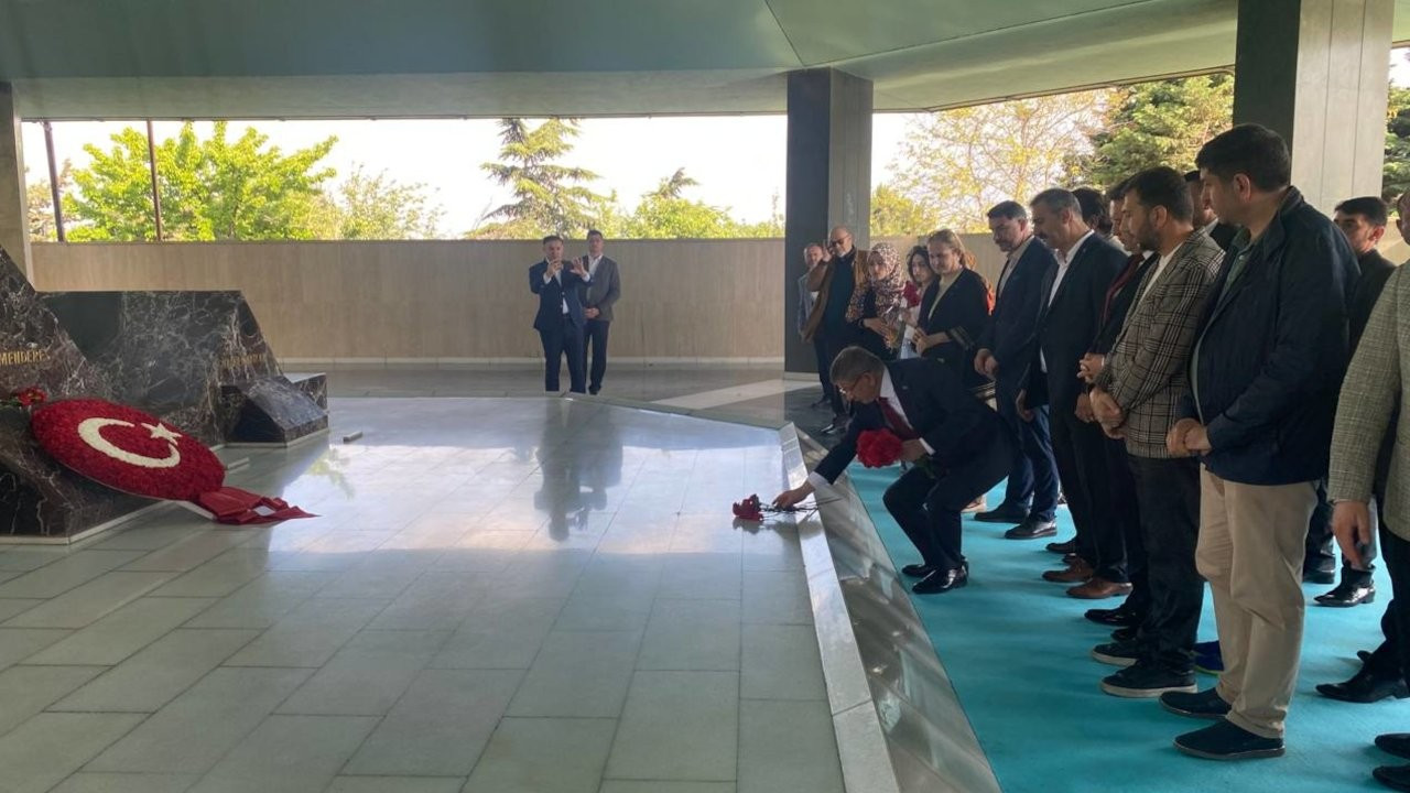 Gelecek Partisi Lideri'nden Adnan Menderes'in mezarına ziyaret