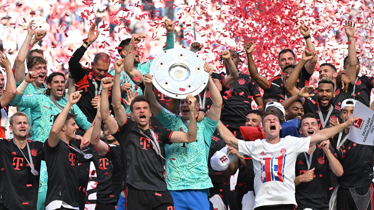 Şampiyon Bayern Münih'te 2 yöneticinin görevine son verildi: 'Kutlamalara katılmayın'