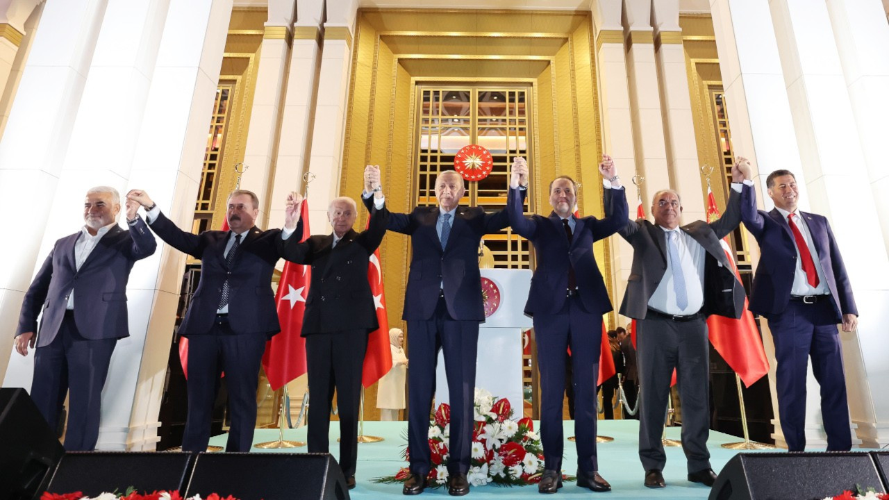 Erdoğan Beştepe'de 'balkon konuşması' yaptı: Ben hesap uzmanı değilim