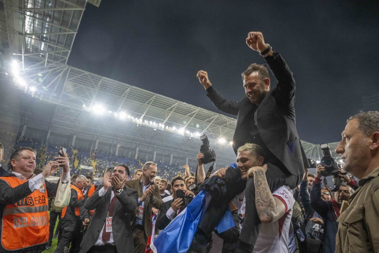 Galatasaray 23. şampiyonluğunu kutluyor - Sayfa 2