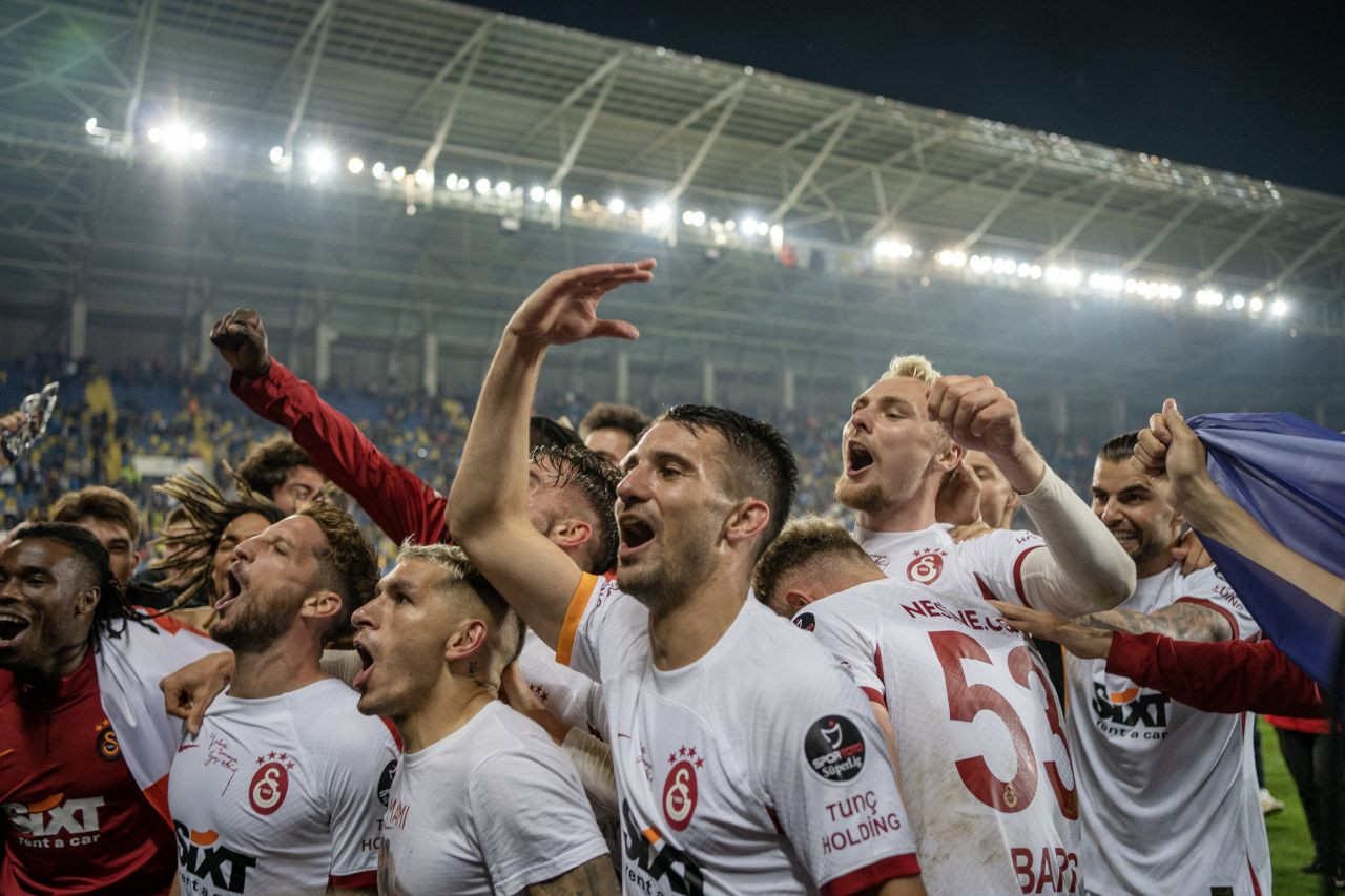 Galatasaray 23. şampiyonluğunu kutluyor - Sayfa 3