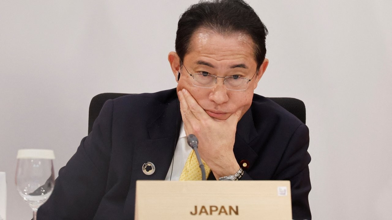 Japonya Başbakanı, resmi konutta parti veren oğlunu görevden alıyor