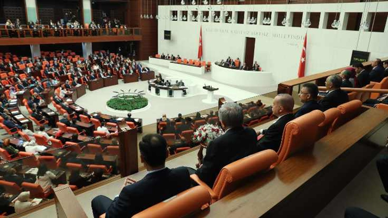 Meclis'te muhalefetten Erdoğan'a protesto