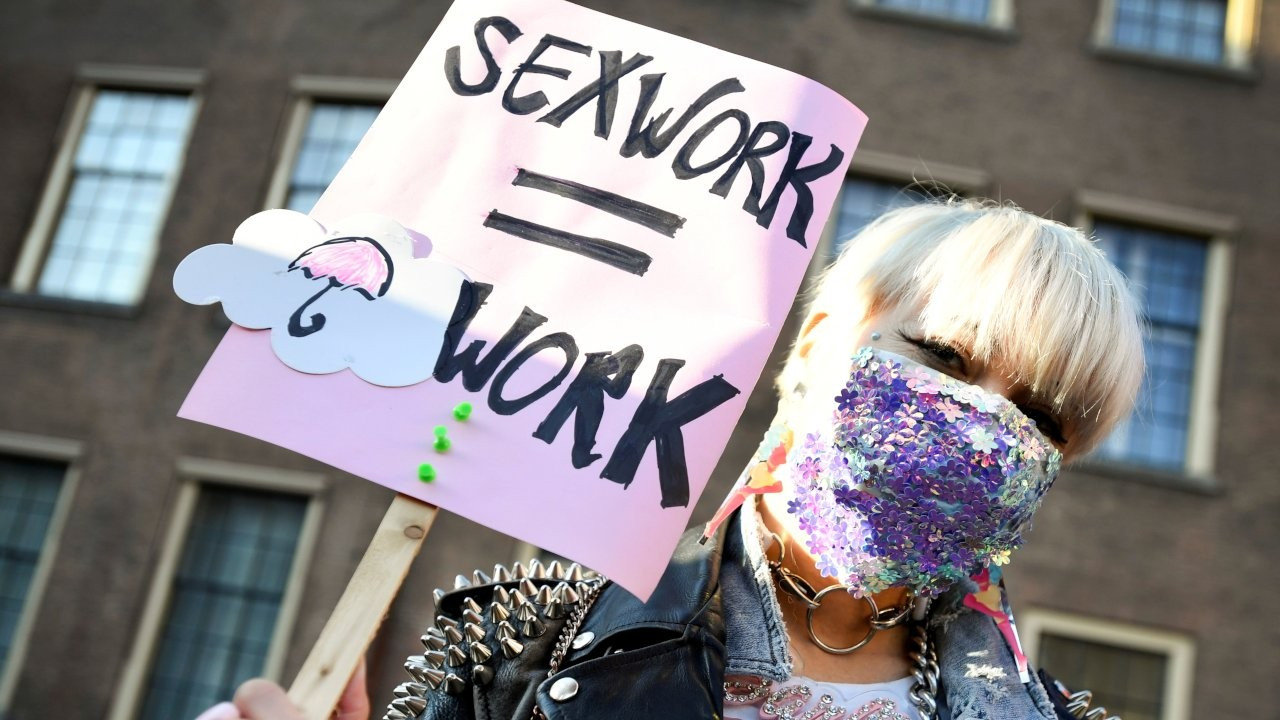 Hollanda'da 'evde seks işçiliğine' izin