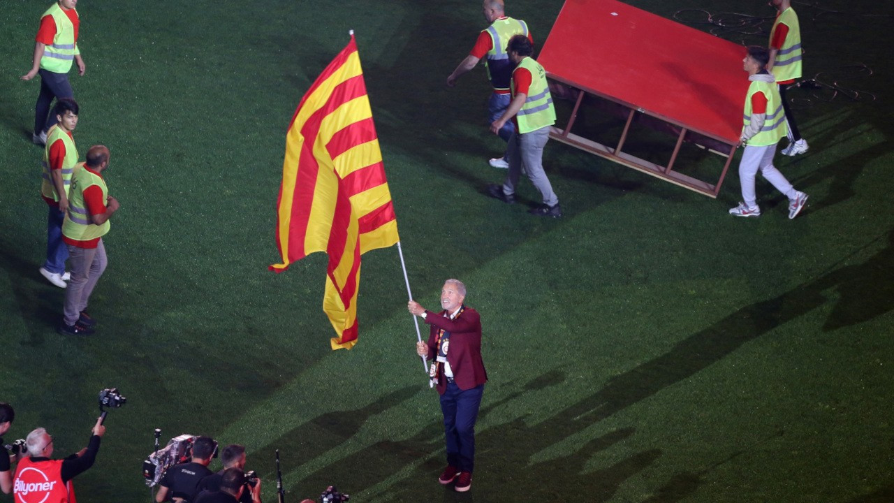 Souness’in bayrağı Nef Stadyumu’na dikildi: Şampiyonluk kutlanıyor