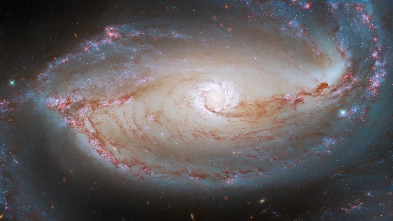 Uzaklardaki solgun hayalet: Evrendeki en 'loş' galaksi tespit edildi