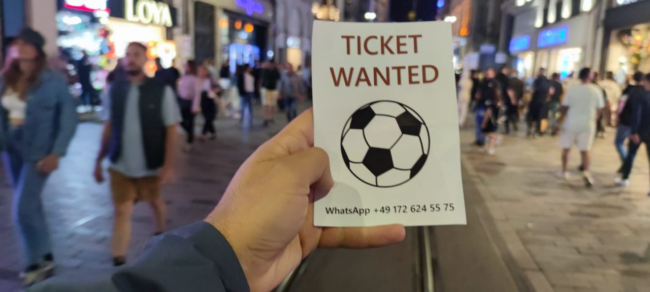 Alman Youtuber Şampiyonlar Ligi finali için Taksim'de broşür dağıtarak bilet aradı - Sayfa 4