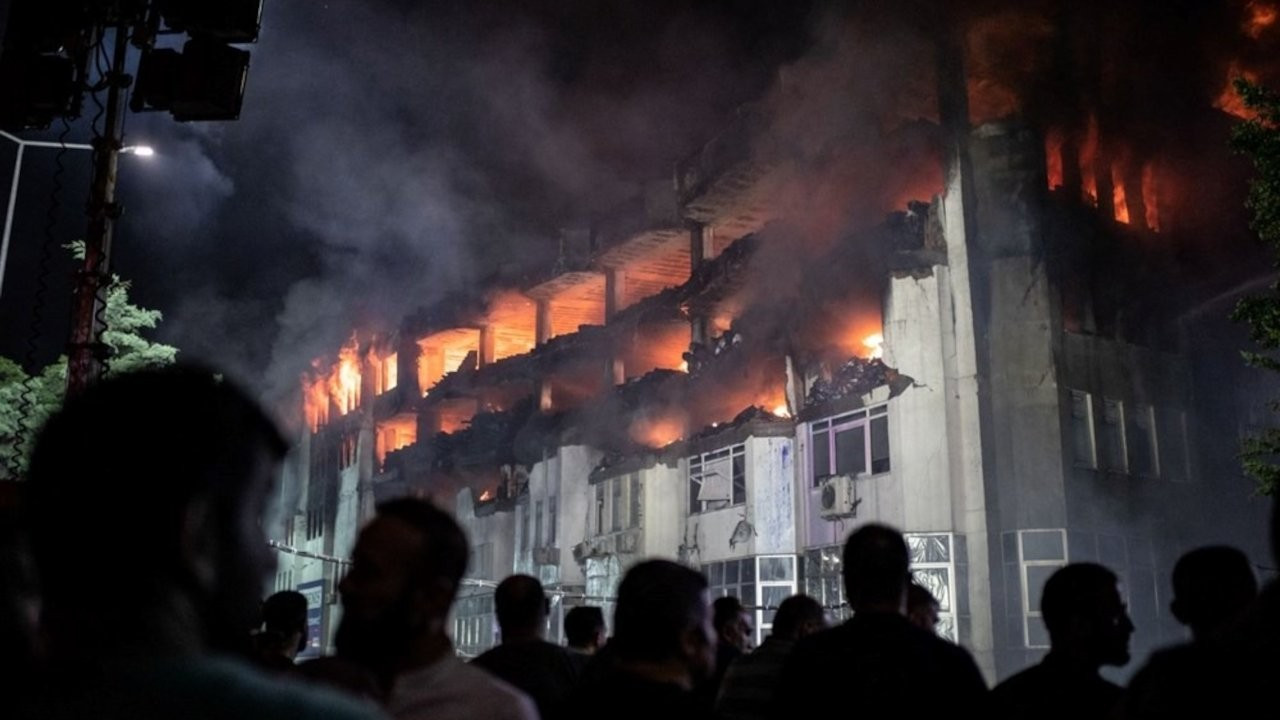 İkitelli Organize Sanayi Bölgesi'ndeki yangından kareler