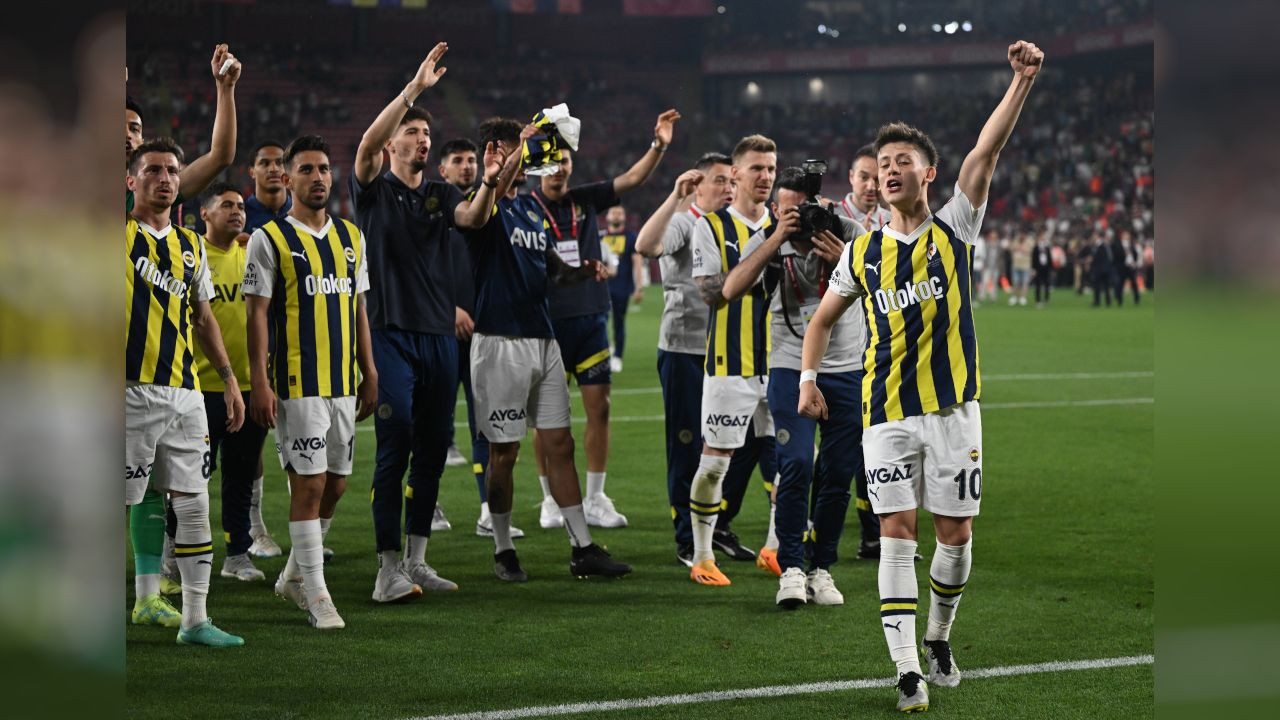 Fenerbahçe kupa zaferini 5 yıldızlı formayla kutladı - Sayfa 2