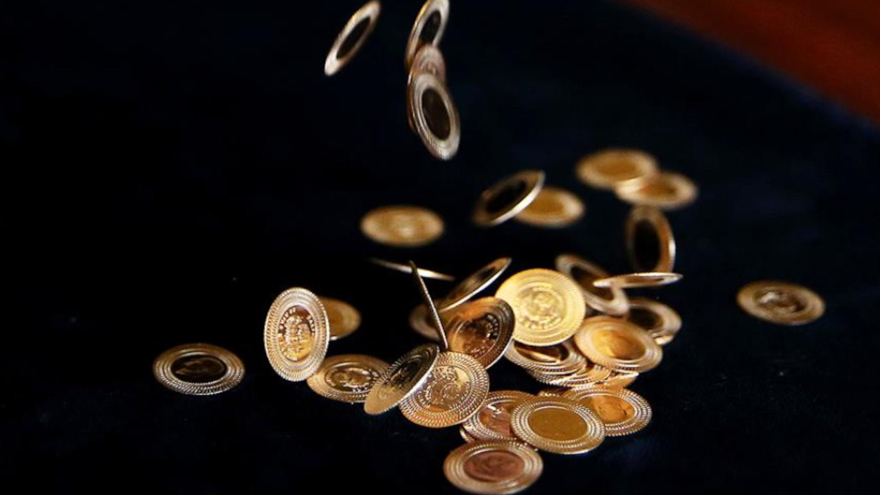Gram altın 1.500 liranın kapısına dayandı: Rekor serisini sürdürüyor