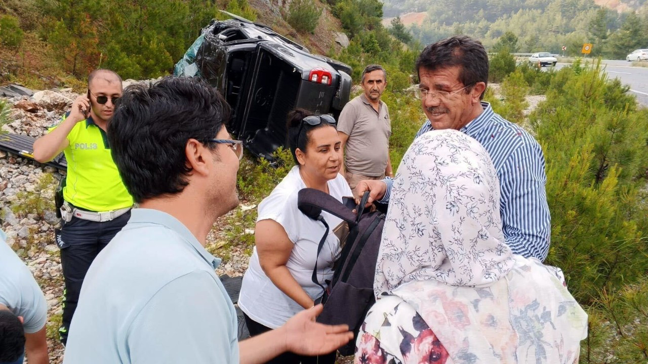 Nihat Zeybekci trafik kazasında yaralandı