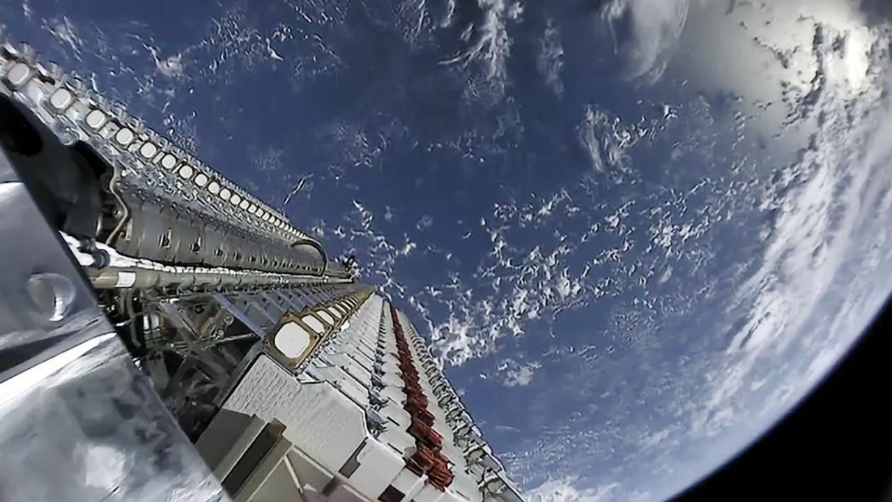 SpaceX uzaya 52 Starlink uydusu fırlattı: İnternet sağlayacak