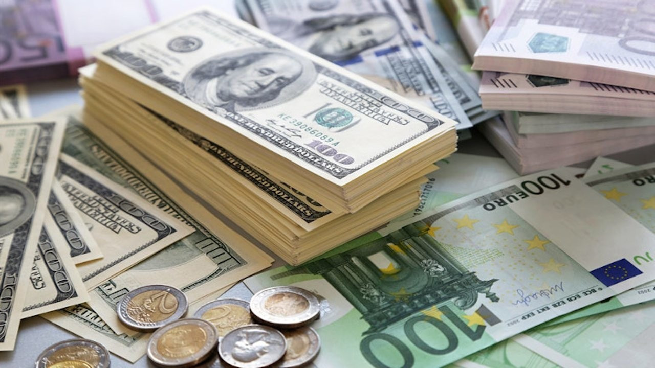 Dolar ve euro güne yükselerek başladı