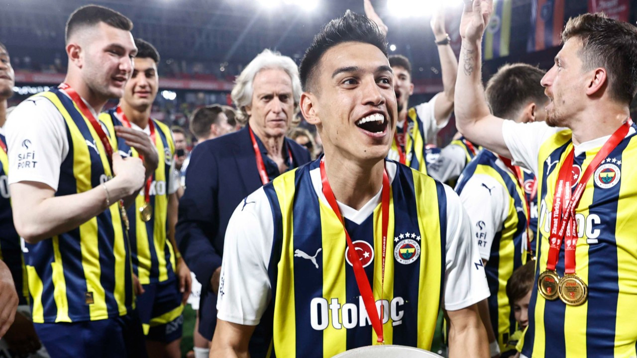 Fenerbahçe, İrfan Can Eğribayat'ın satın alma opsiyonunu kullandı