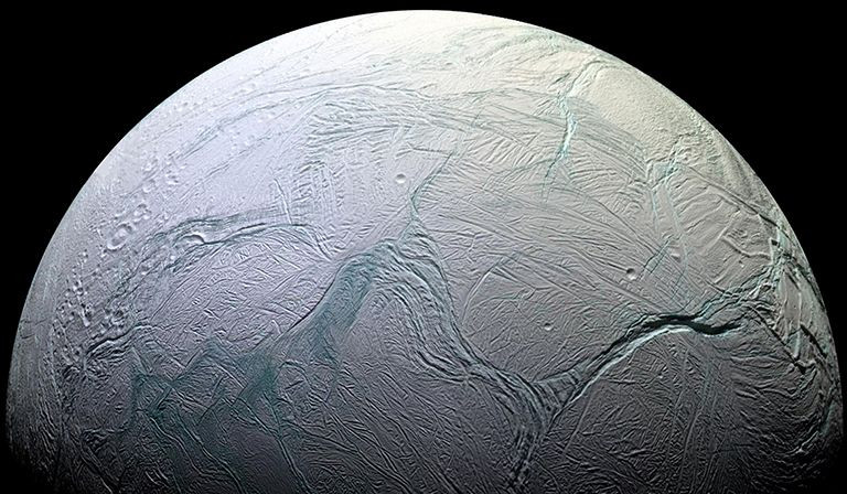 Satürn'ün uydusu Enceladus’ta bulundu: Yaşamın yapı taşı - Sayfa 1