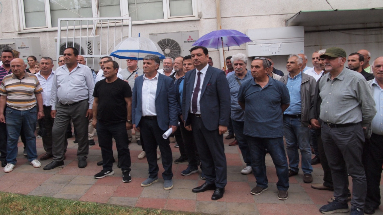 CHP Edirne binası önünde CHP’lilerden eylem: Değişim istiyoruz