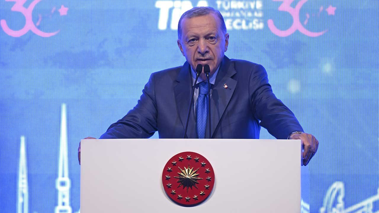 Erdoğan duyurdu: Deprem bölgesindeki öğrencilere ek kontenjan