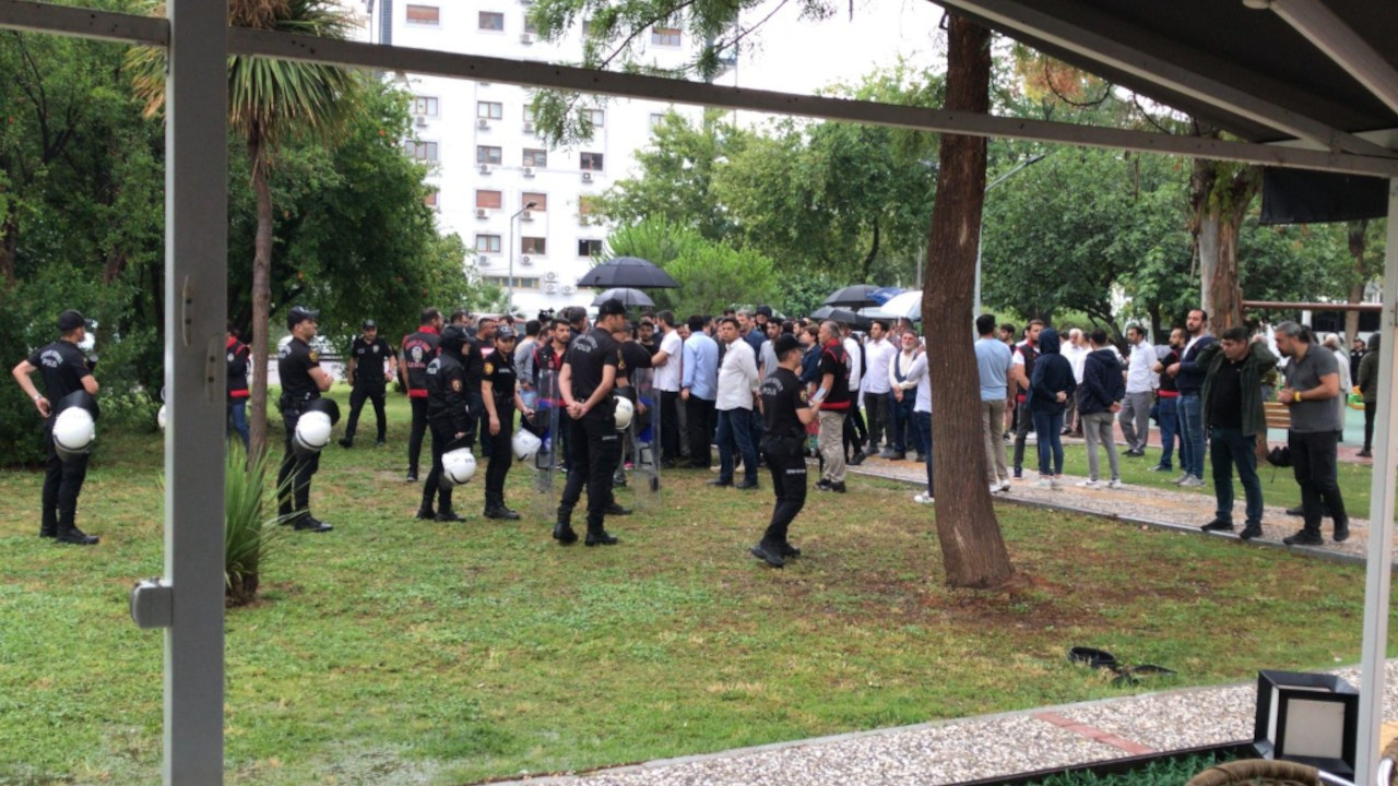 İzmir Barosu'nun 'Onur kahvaltısı' etkinliğine saldırı girişimi