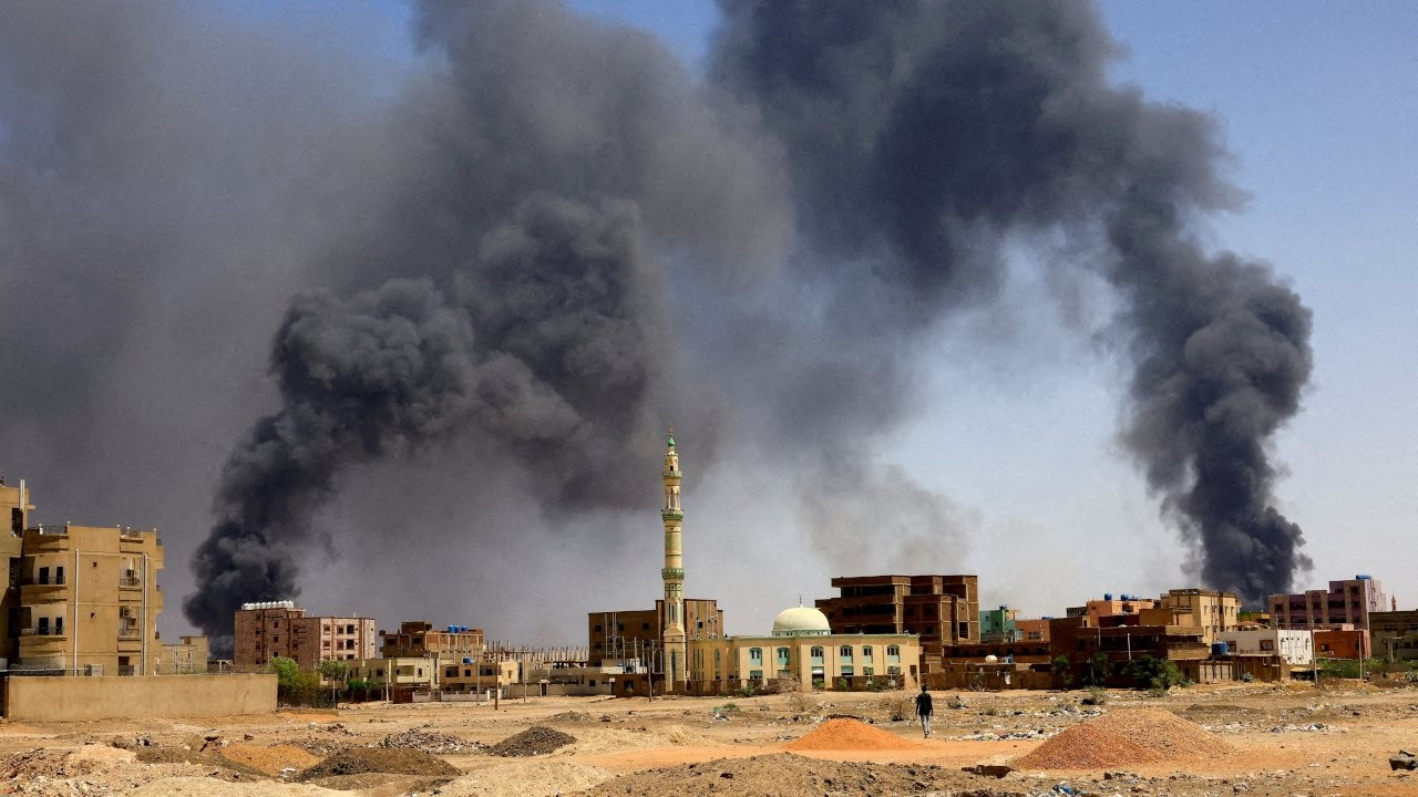 Sudan'daki çatışmalar bayramın ilk gününde de devam etti: Ordu, HDK mevzilerini bombaladı