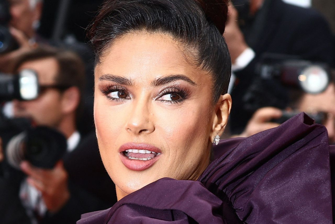 Salma Hayek'ten 'Black Mirror' açıklaması: En iğrenç şeyleri yapabileceğim bir alter ego yarattım - Sayfa 1