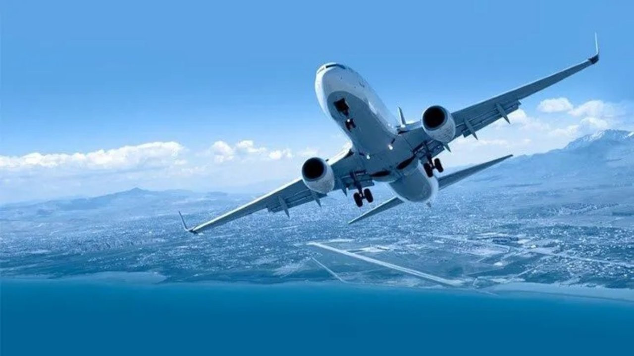 Antalya'ya gelen uçakta bomba ihbarı: Yolcular tahliye edildi