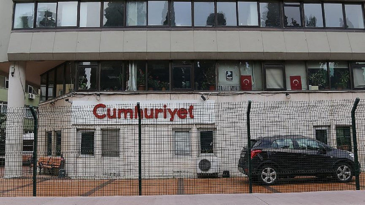 Cumhuriyet'te bir istifa daha: 'Aslolan ilkeli gazeteciliktir'