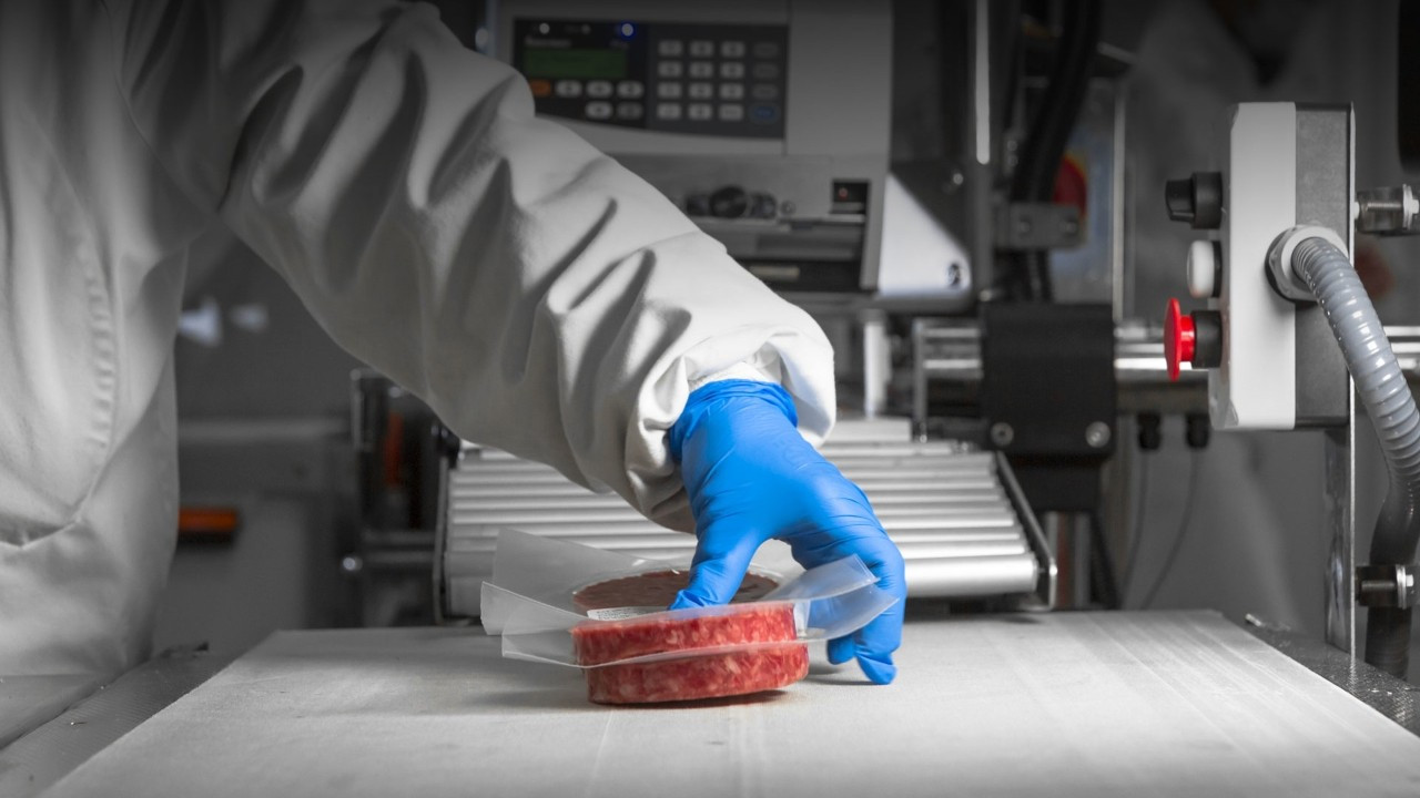ABD ikinci ülke oldu: Laboratuvarda üretilen etin satışına onay